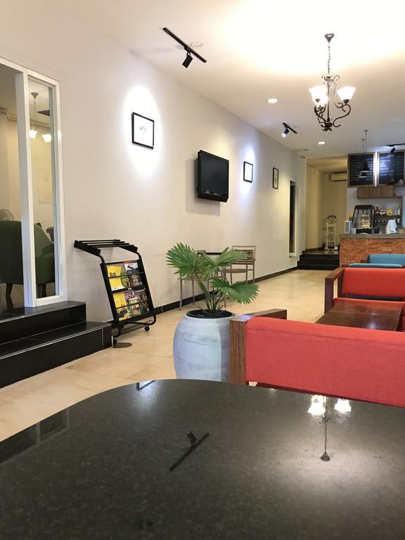 Dodo Guesthouse Phnom Penh Esterno foto